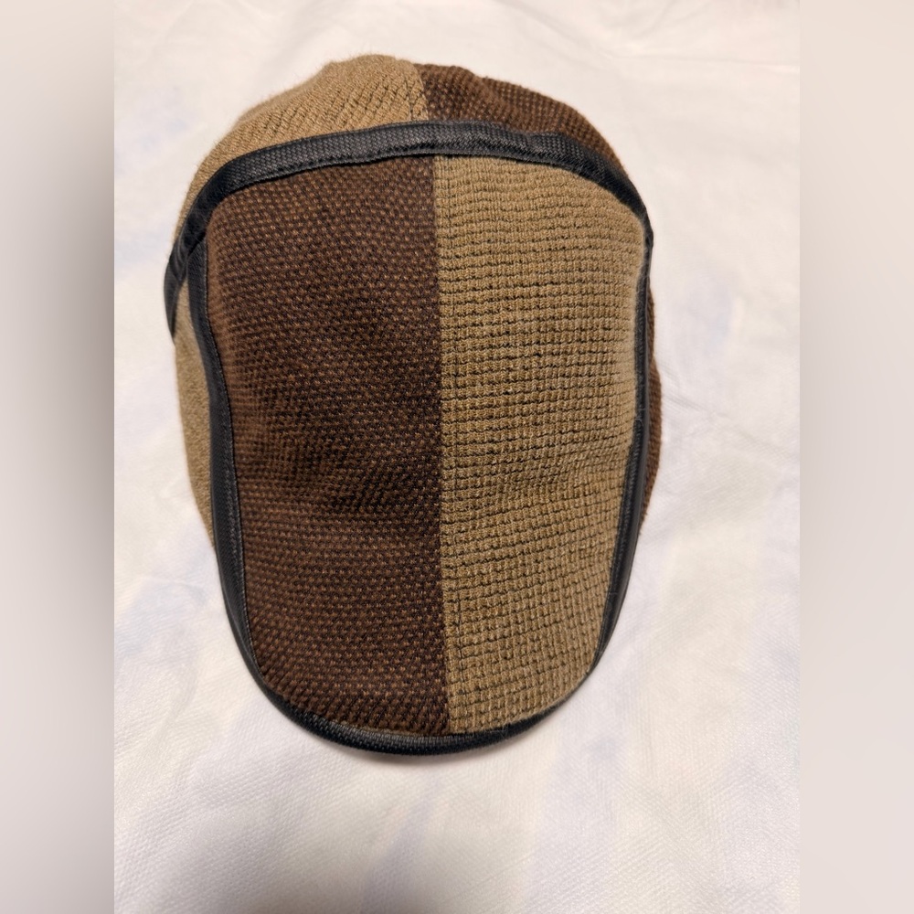 Two-Tone Brown Men's Snapback cap.